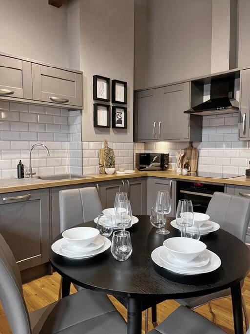 Cosy 2 Bedroom Apartment 토드모던 외부 사진